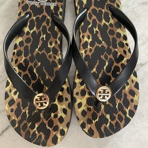Tory burch flip flops